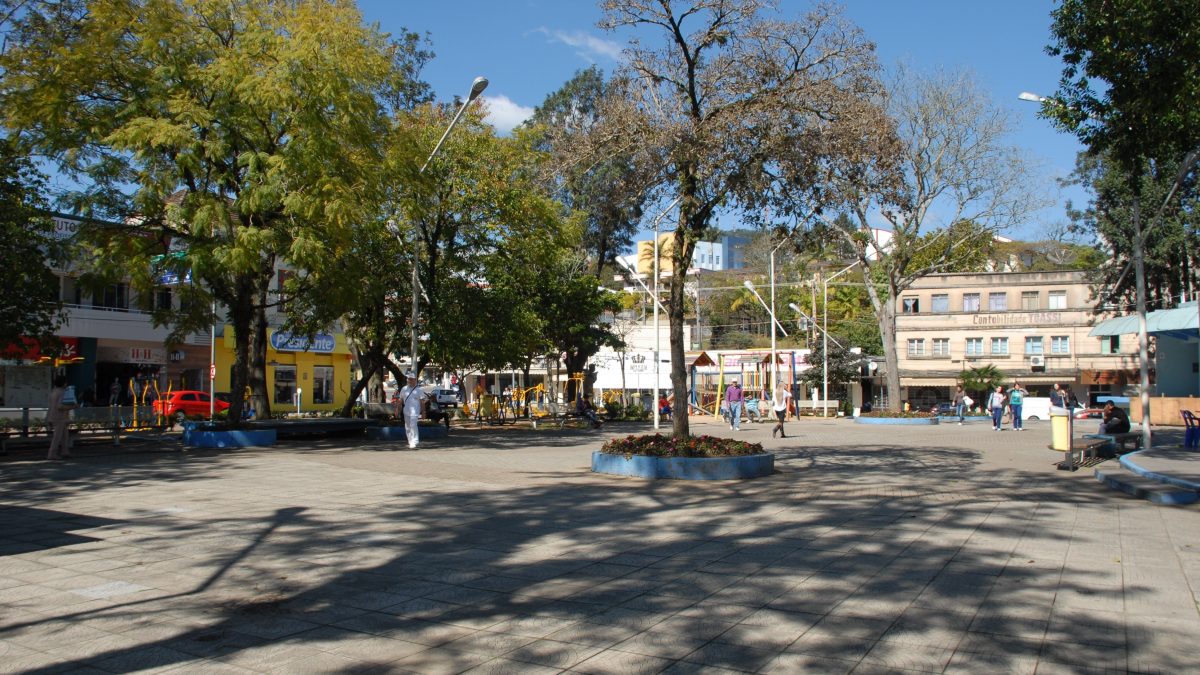 Praça Ermembergo Pellizzetti